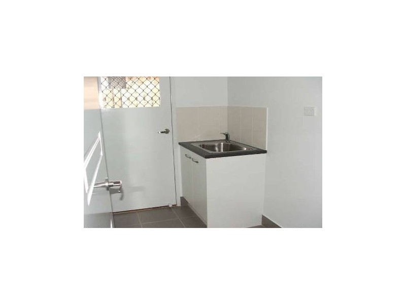 4 Stringybark Dr, Urangan QLD 4655