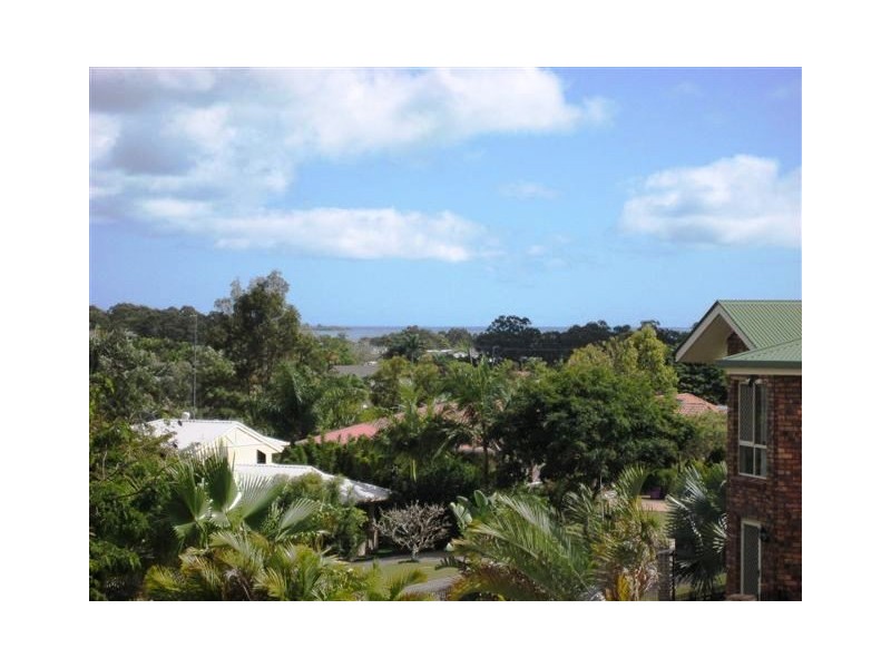 12 FAYE, Scarness QLD 4655