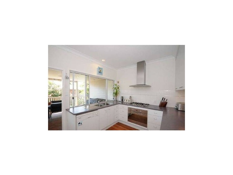 12 FAYE, Scarness QLD 4655