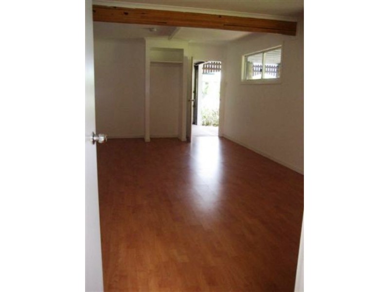 12 FAYE, Scarness QLD 4655