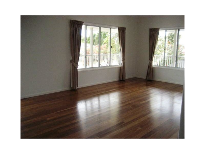 12 FAYE, Scarness QLD 4655