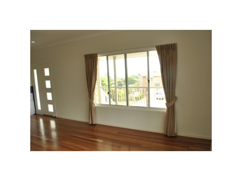 12 FAYE, Scarness QLD 4655