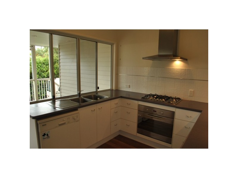 12 FAYE, Scarness QLD 4655