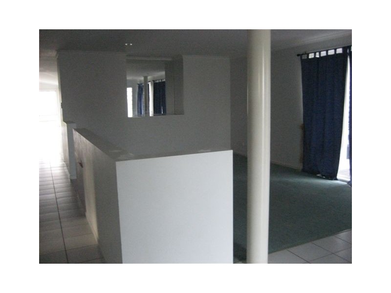 28 Whipbird Court, Urangan QLD 4655