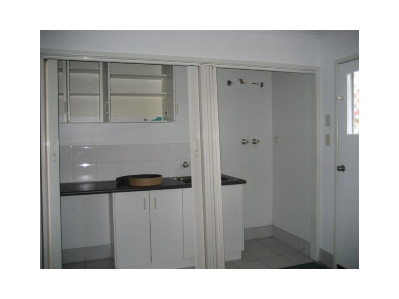 28 Whipbird Court, Urangan QLD 4655