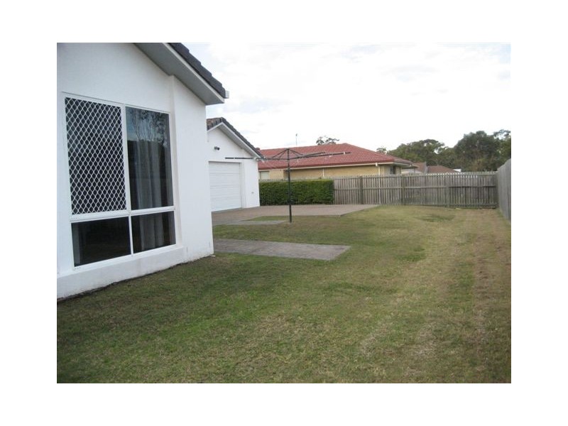 28 Whipbird Court, Urangan QLD 4655