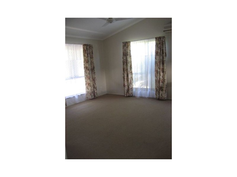 UNIT 2 82 MILLER STREET, Urangan QLD 4655
