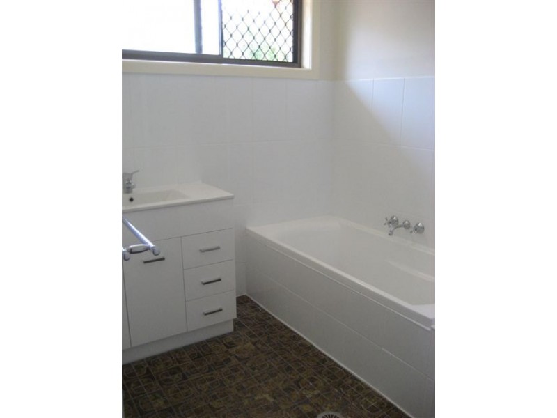 1/97 FRESHWATER STREET, Torquay QLD 4655