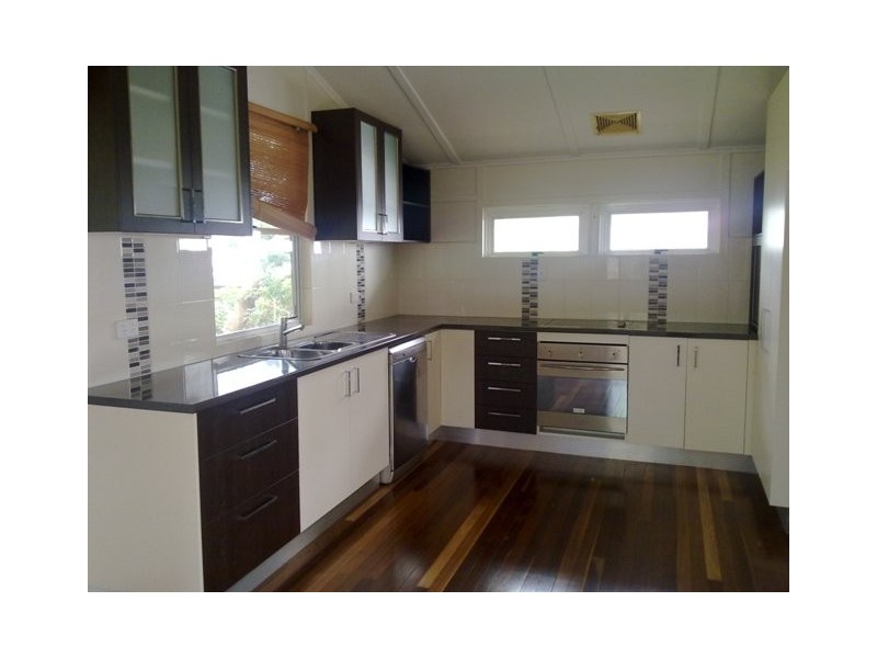 7 Pine Street, Torquay QLD 4655