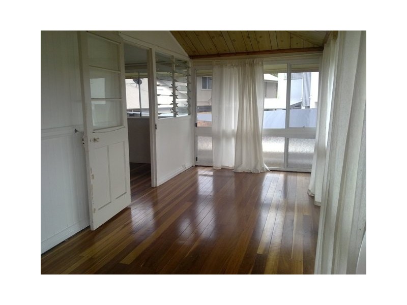 7 Pine Street, Torquay QLD 4655