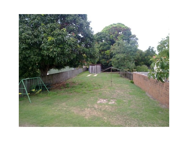 7 Pine Street, Torquay QLD 4655