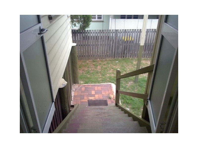 7 Pine Street, Torquay QLD 4655