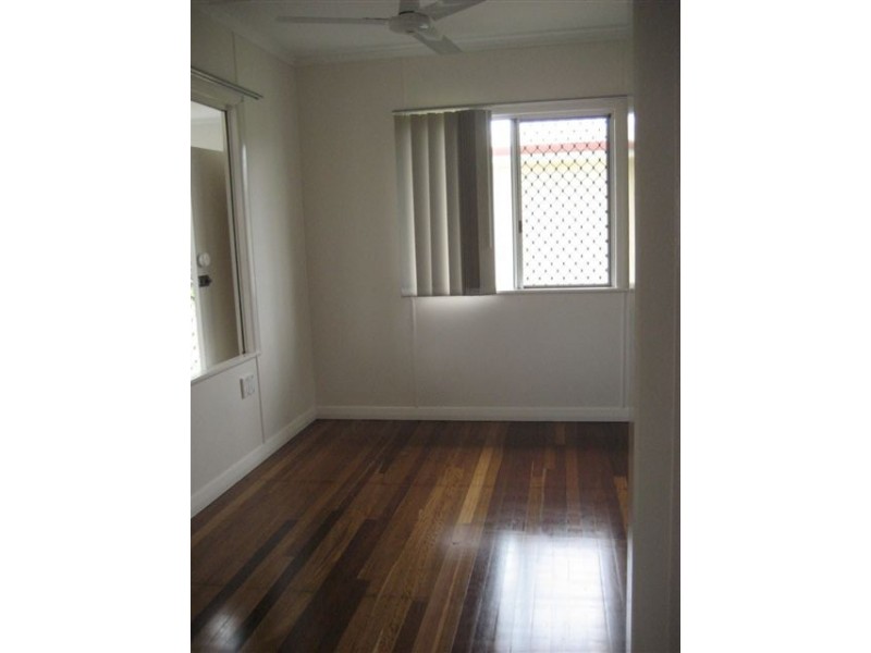 6 MARY, Scarness QLD 4655