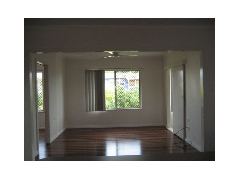 6 MARY, Scarness QLD 4655