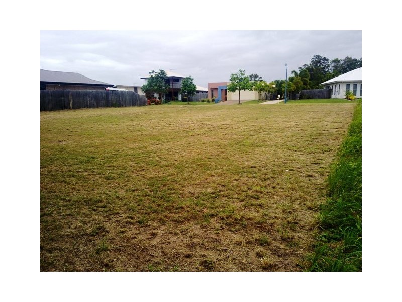 20 FRASER WATERS PARADE, Toogoom QLD 4655