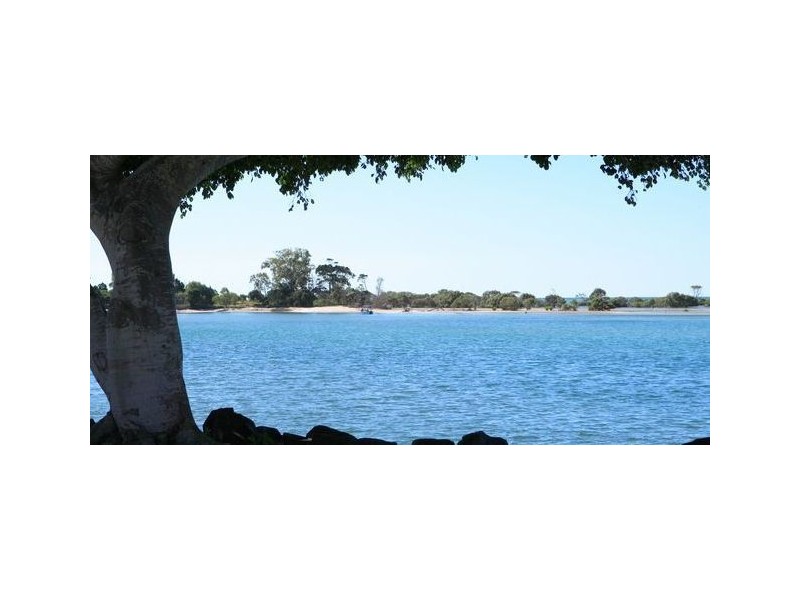 20 FRASER WATERS PARADE, Toogoom QLD 4655