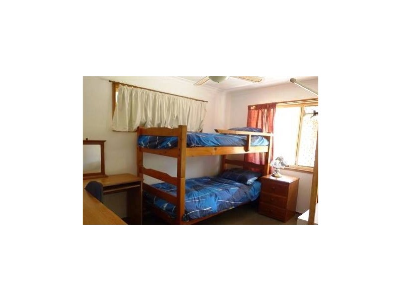 9 Maureen Court, Point Vernon QLD 4655