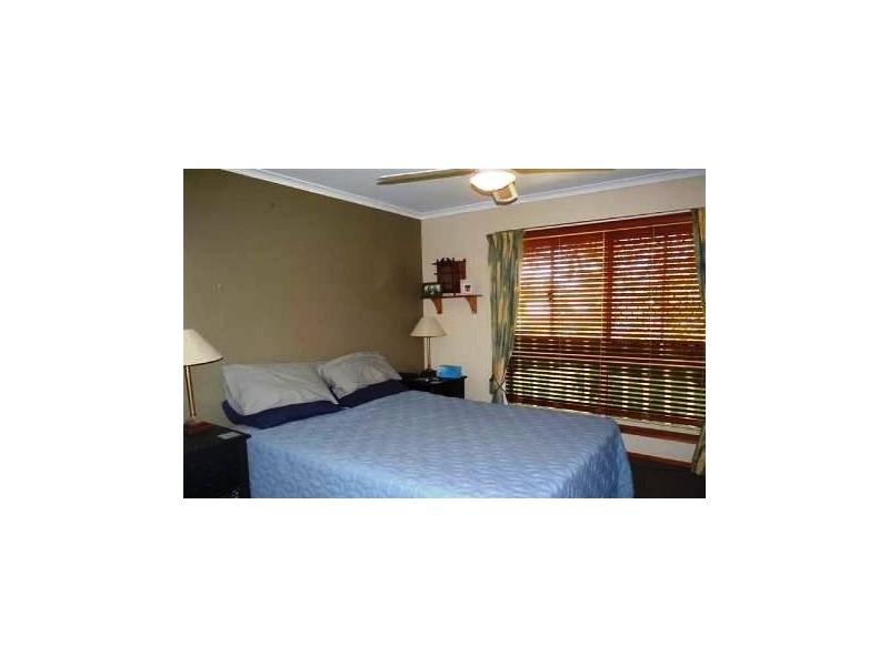 9 Maureen Court, Point Vernon QLD 4655