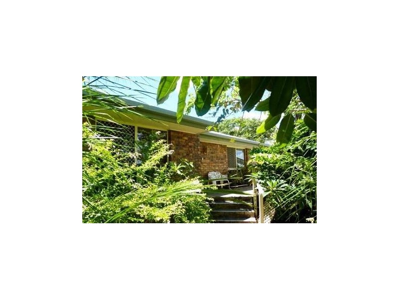 9 Maureen Court, Point Vernon QLD 4655