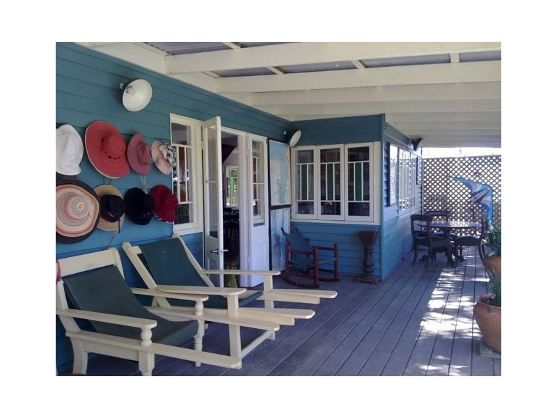 7 FLINDERS STREET, Point Vernon QLD 4655
