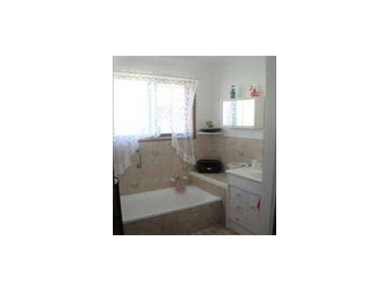 2 PRESTON STREET, Point Vernon QLD 4655