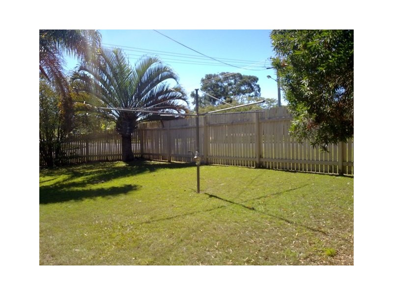 2 PRESTON STREET, Point Vernon QLD 4655