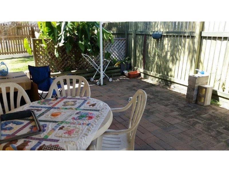 2 PRESTON STREET, Point Vernon QLD 4655