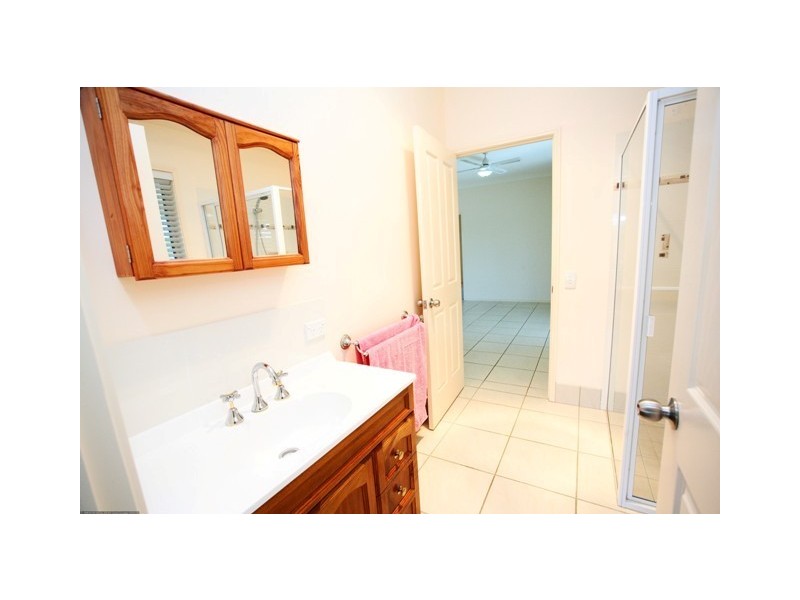 27 Oakes Drive, Burrum Heads QLD 4659