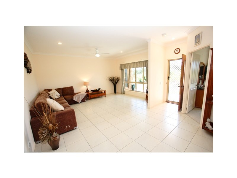 27 Oakes Drive, Burrum Heads QLD 4659
