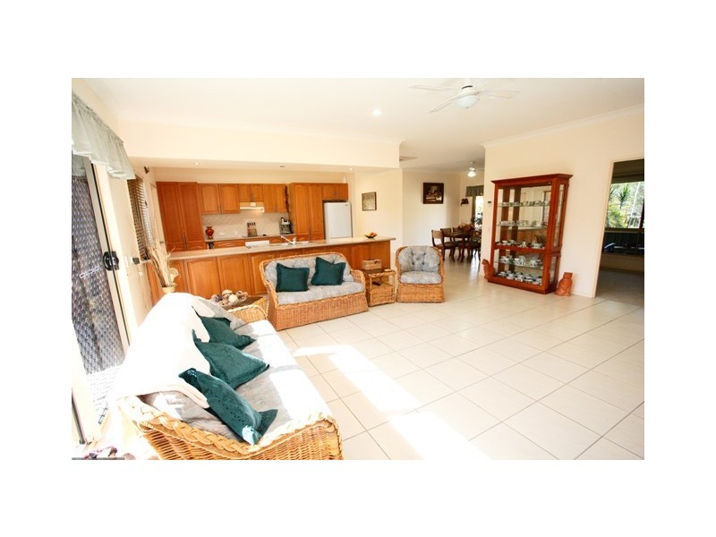 27 Oakes Drive, Burrum Heads QLD 4659