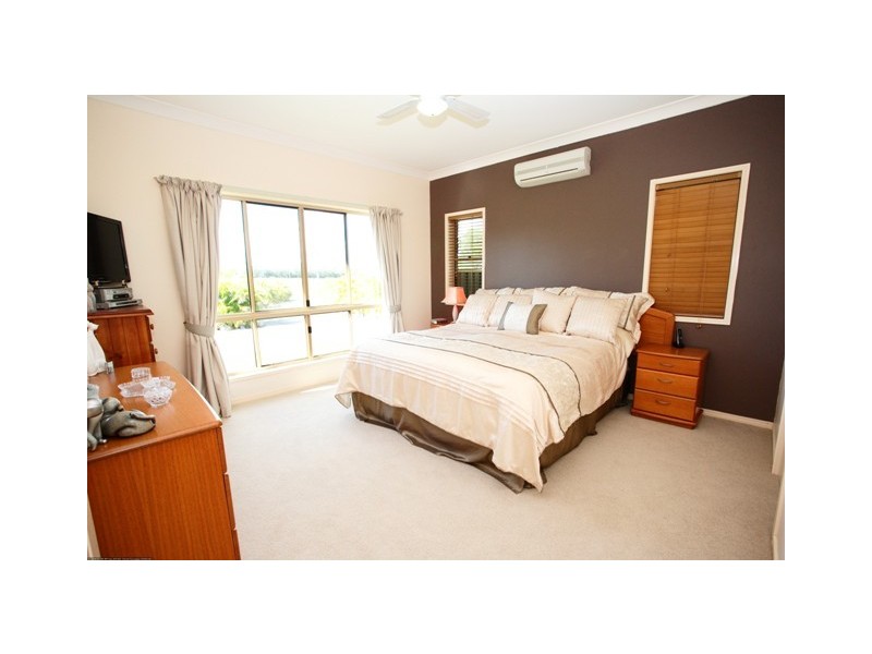 27 Oakes Drive, Burrum Heads QLD 4659