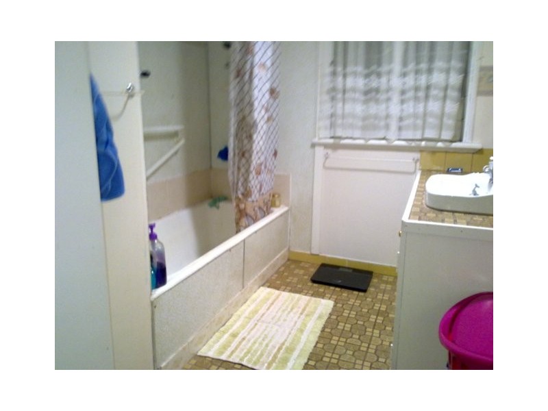 17-19 EAST STREET, Howard QLD 4659