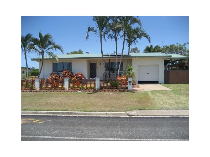 30 DOVER STREET, Pialba QLD 4655