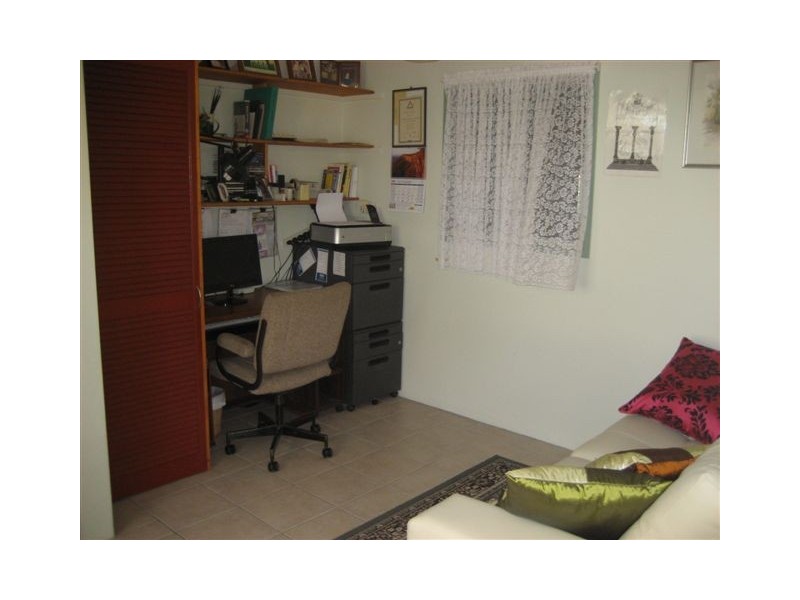 30 DOVER STREET, Pialba QLD 4655