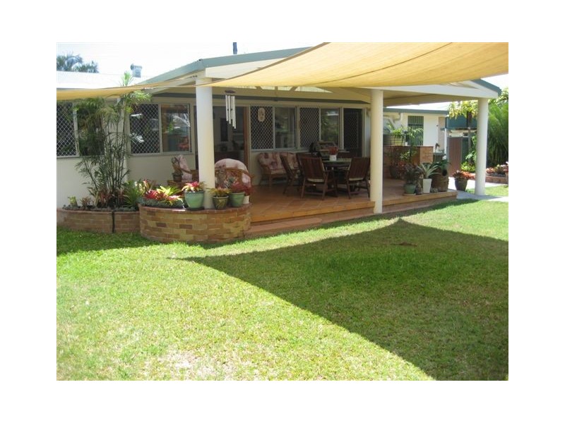 30 DOVER STREET, Pialba QLD 4655