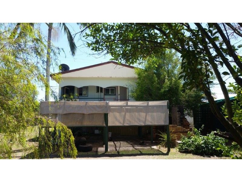 157 CYPRESS STREET, Urangan QLD 4655