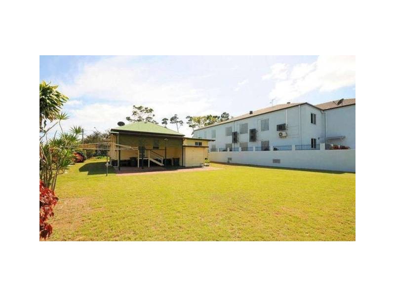 319 Charlton Esplanade, Scarness QLD 4655