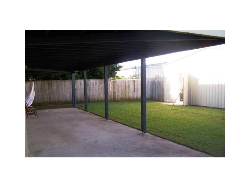 42 LONG STREET, Point Vernon QLD 4655