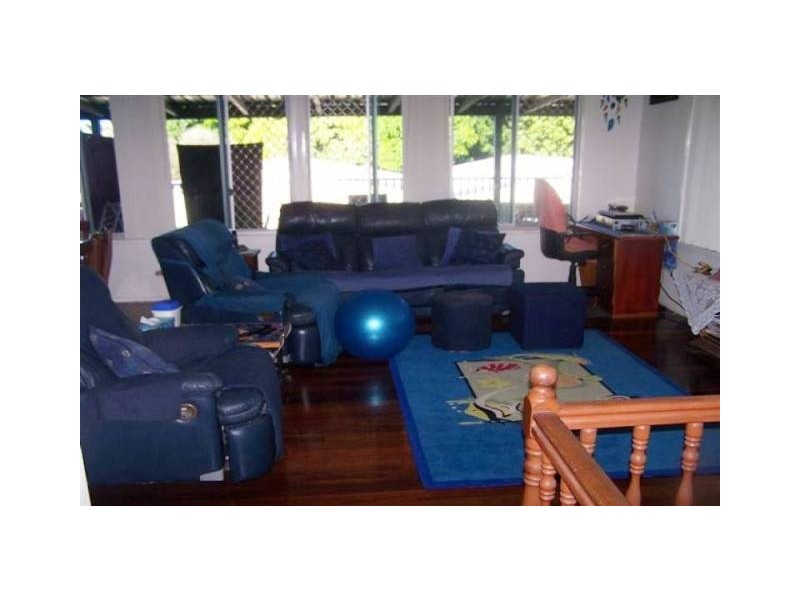 42 LONG STREET, Point Vernon QLD 4655