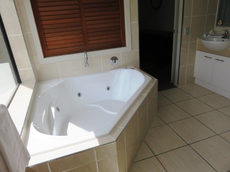 12/558 ESPLANADE, Urangan QLD 4655