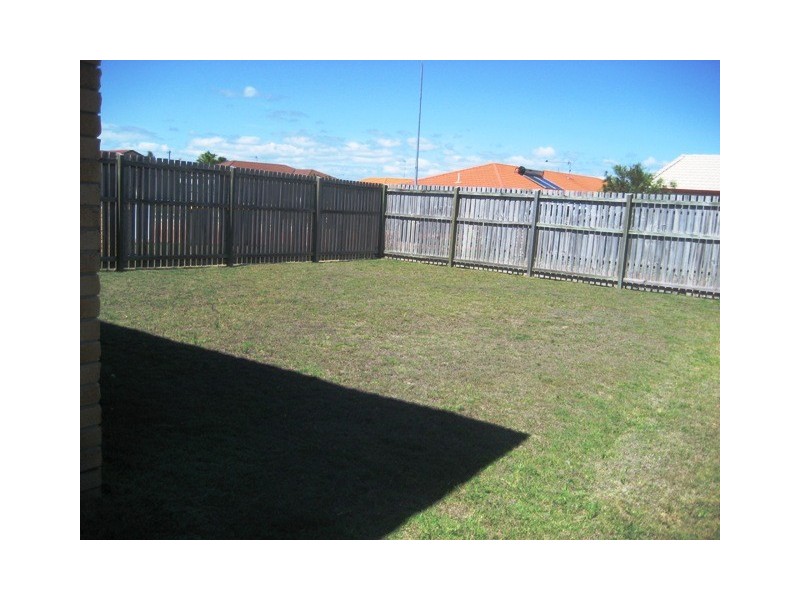 11 GUNSYND WAY, Point Vernon QLD 4655