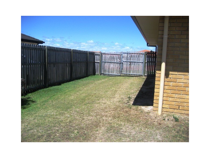 11 GUNSYND WAY, Point Vernon QLD 4655