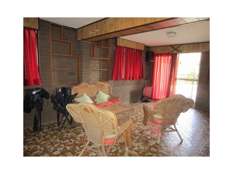 5 Prince Street, Urangan QLD 4655