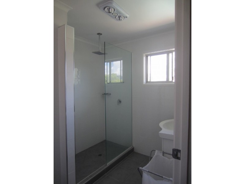 5 Prince Street, Urangan QLD 4655