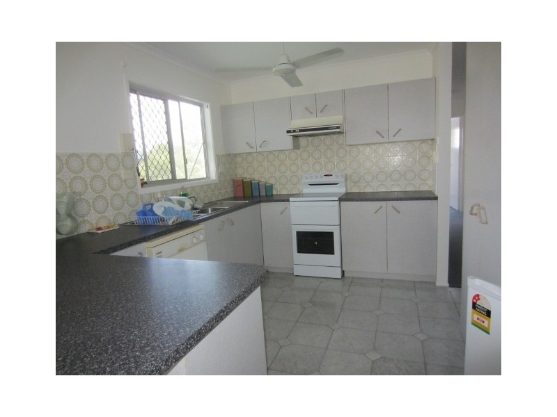 5 Prince Street, Urangan QLD 4655