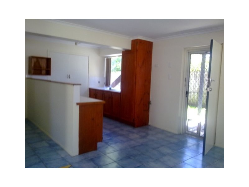 42 Long Street, Point Vernon QLD 4655