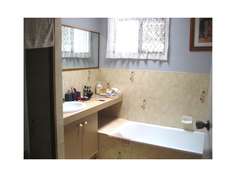 25 BARNSTAPLE, Torquay QLD 4655