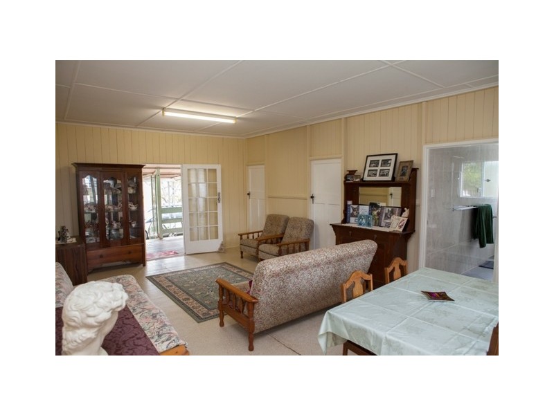 28 SHEPPARDS RD, Tiaro QLD 4650