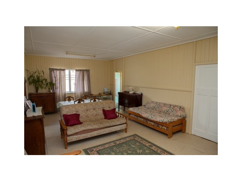 28 SHEPPARDS RD, Tiaro QLD 4650