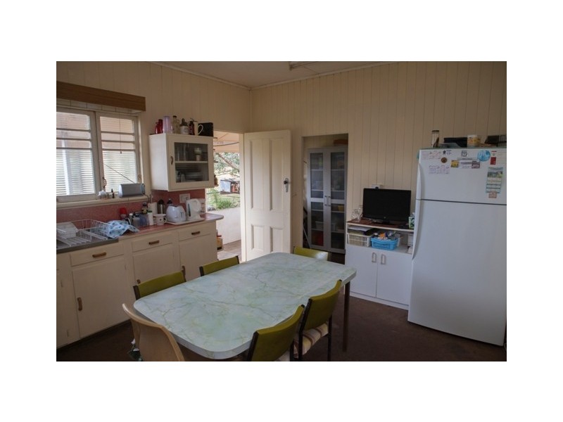 28 SHEPPARDS RD, Tiaro QLD 4650